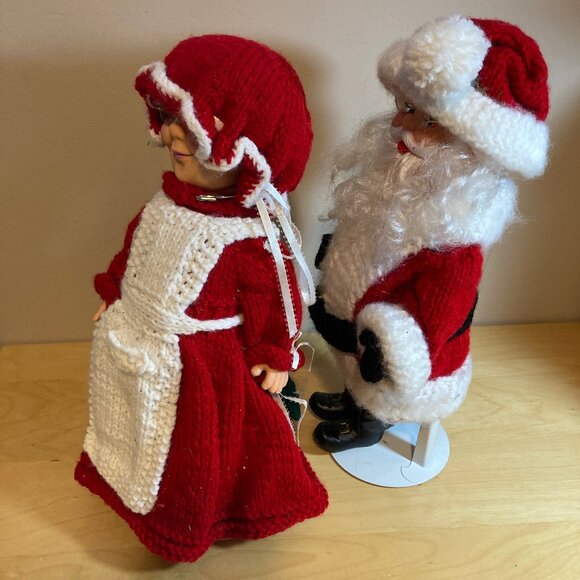 Vintage Santa and Mrs. Claus Crocheted Clothes - Picture 4 of 5